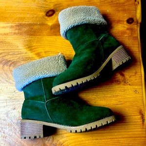 Women’s ankle boots green boots size 9
